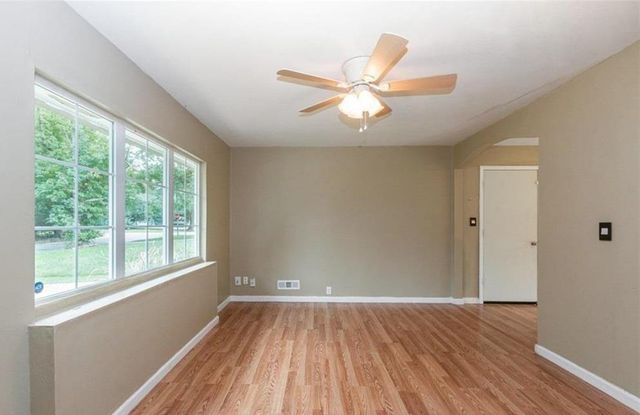7302 E 112 Street, Kansas City, MO 64134