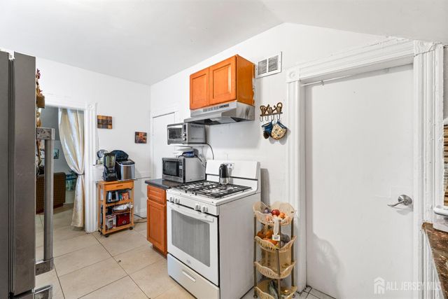 183 Walnut Street, Paterson, NJ 07522