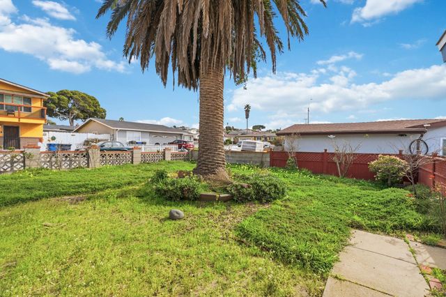 1609 Darwin St, Seaside, CA 93955