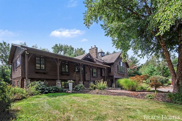 5501 Canyon River Drive, Ada, MI 49301