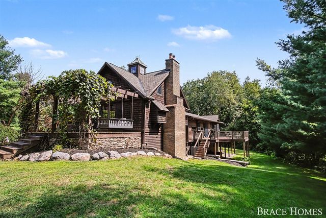 5501 Canyon River Drive, Ada, MI 49301