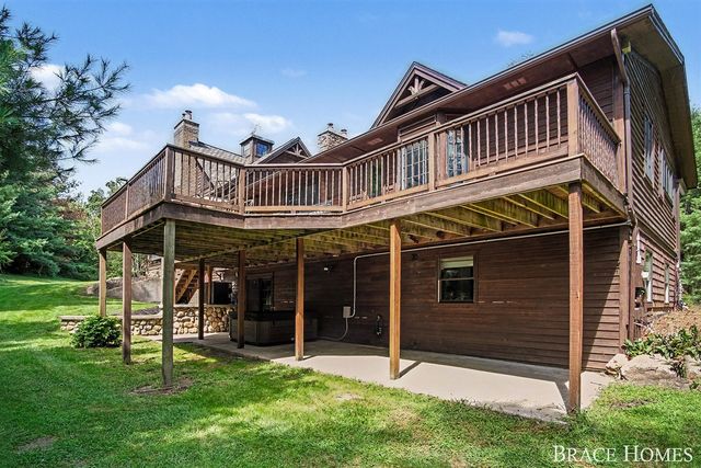 5501 Canyon River Drive, Ada, MI 49301