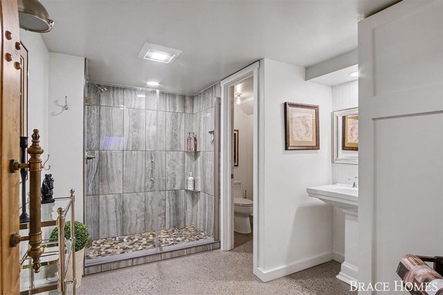 5501 Canyon River Drive, Ada, MI 49301
