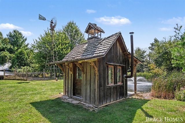 5501 Canyon River Drive, Ada, MI 49301