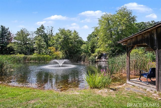 5501 Canyon River Drive, Ada, MI 49301