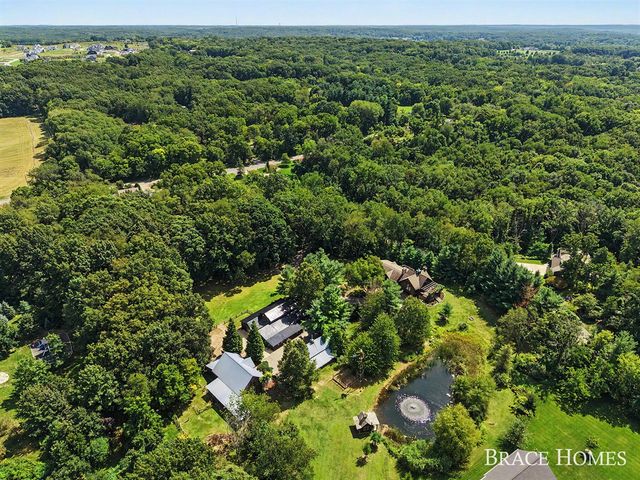 5501 Canyon River Drive, Ada, MI 49301