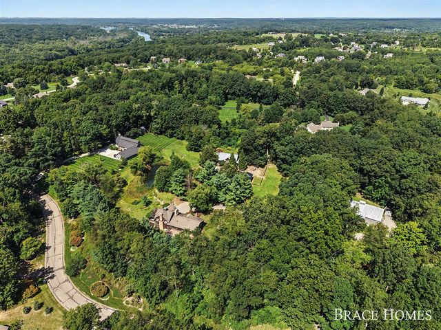 5501 Canyon River Drive, Ada, MI 49301