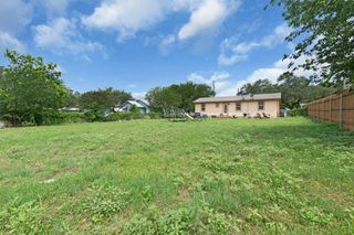 405 E Brier LN, Burnet, TX 78611