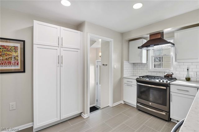 4121 W 158th Street, Cleveland, OH 44135