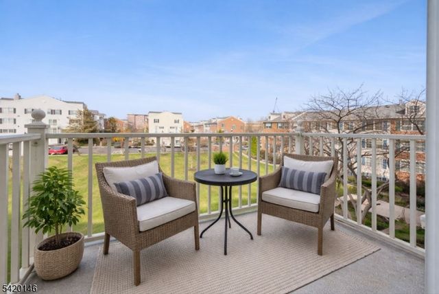 95 Vaughan Dr, Newark City, NJ 07103