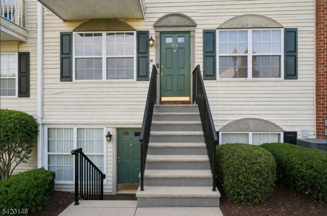 95 Vaughan Dr, Newark City, NJ 07103