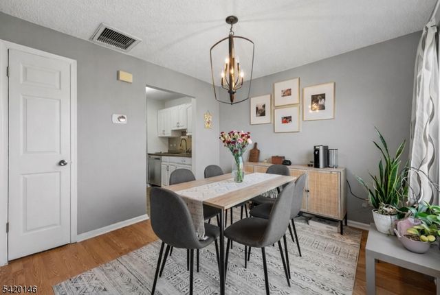 95 Vaughan Dr, Newark City, NJ 07103