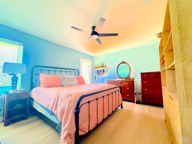 3585 Riddick Dr, Pensacola, FL 32504