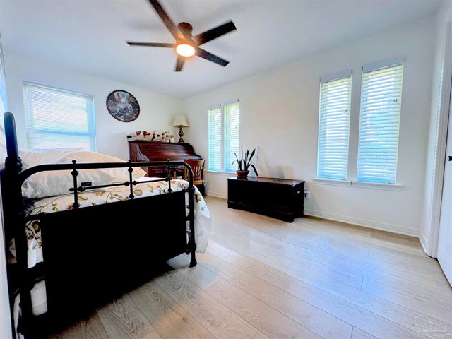 3585 Riddick Dr, Pensacola, FL 32504