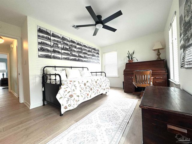 3585 Riddick Dr, Pensacola, FL 32504