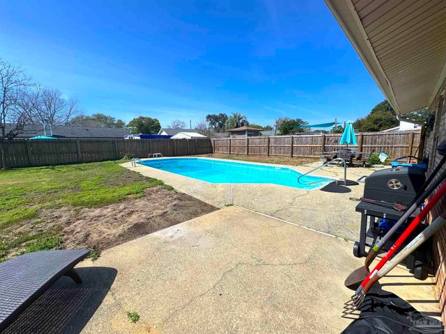 3585 Riddick Dr, Pensacola, FL 32504