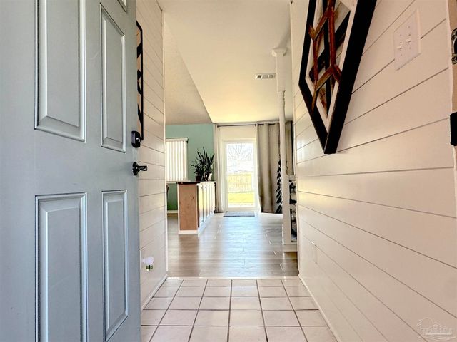 3585 Riddick Dr, Pensacola, FL 32504