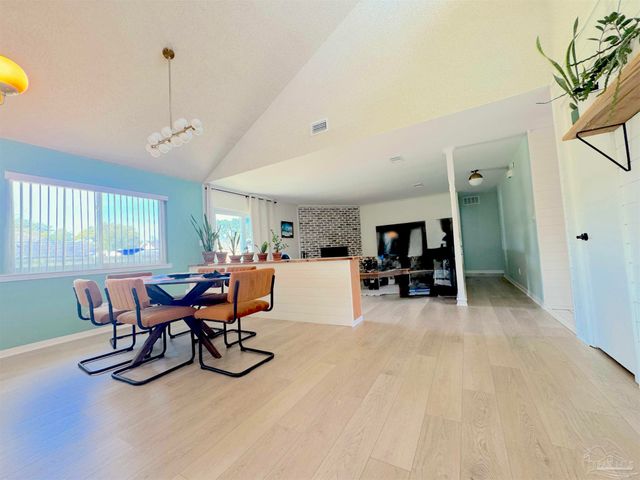 3585 Riddick Dr, Pensacola, FL 32504