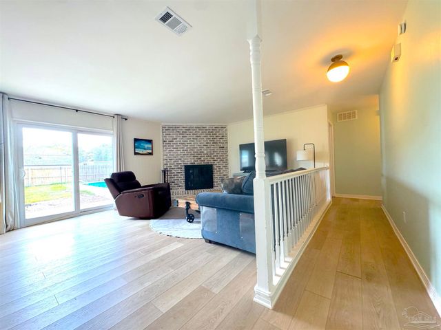 3585 Riddick Dr, Pensacola, FL 32504