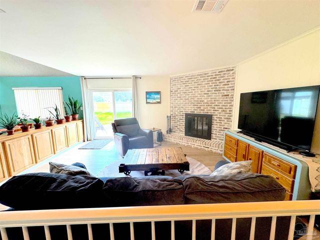 3585 Riddick Dr, Pensacola, FL 32504