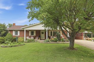 410 SAUMSVILLE RD, Maurertown, VA 22644