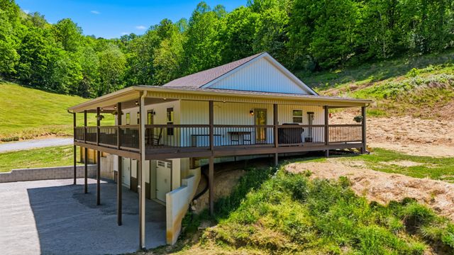 2431 Free State Rd, Gainesboro, TN 38562