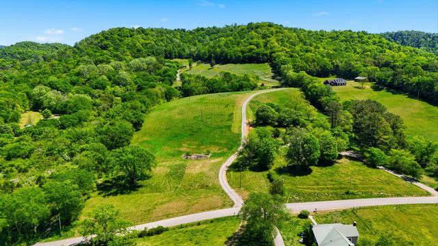 2431 Free State Rd, Gainesboro, TN 38562