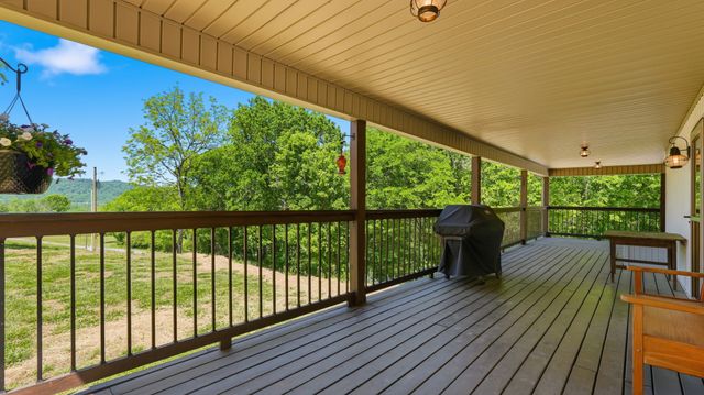 2431 Free State Rd, Gainesboro, TN 38562