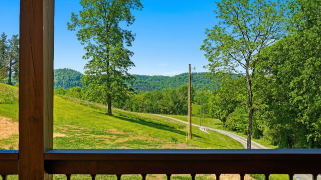 2431 Free State Rd, Gainesboro, TN 38562
