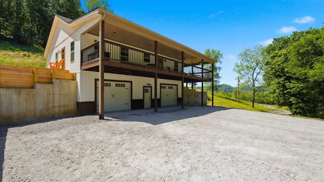 2431 Free State Rd, Gainesboro, TN 38562