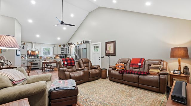 2431 Free State Rd, Gainesboro, TN 38562