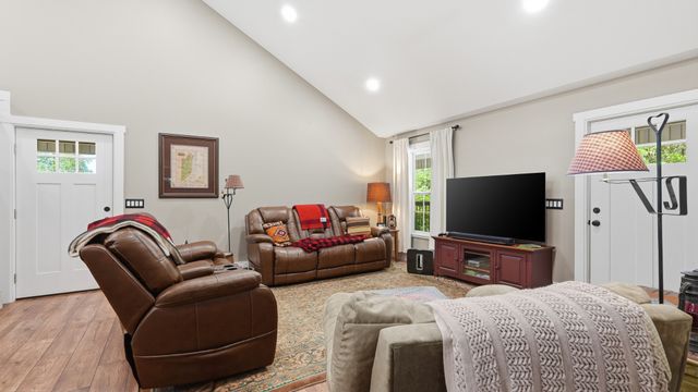 2431 Free State Rd, Gainesboro, TN 38562