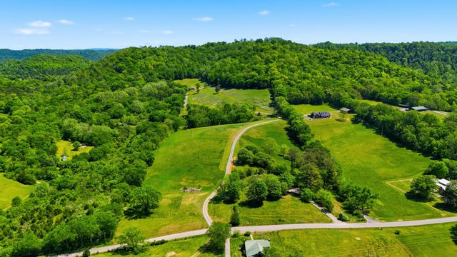 2431 Free State Rd, Gainesboro, TN 38562