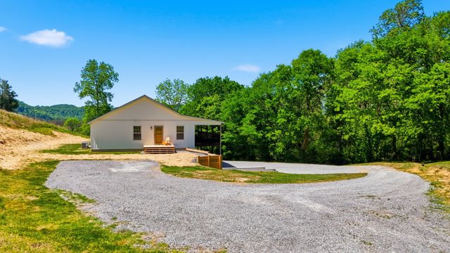 2431 Free State Rd, Gainesboro, TN 38562