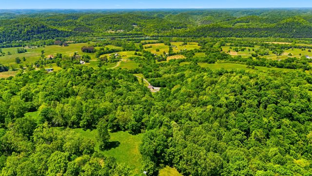 2431 Free State Rd, Gainesboro, TN 38562