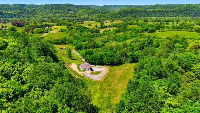 2431 Free State Rd, Gainesboro, TN 38562