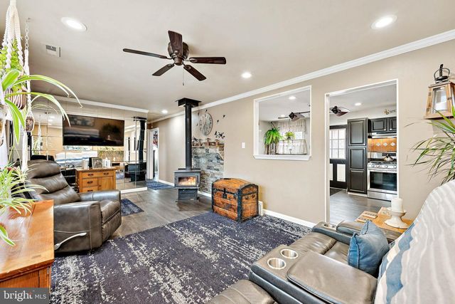 252 N DENNIS DR, Clayton, NJ 08312