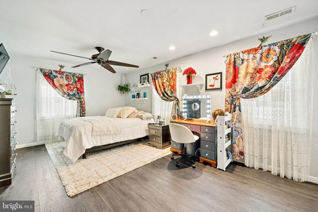 252 N DENNIS DR, Clayton, NJ 08312