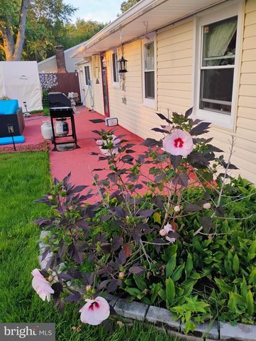 252 N DENNIS DR, Clayton, NJ 08312