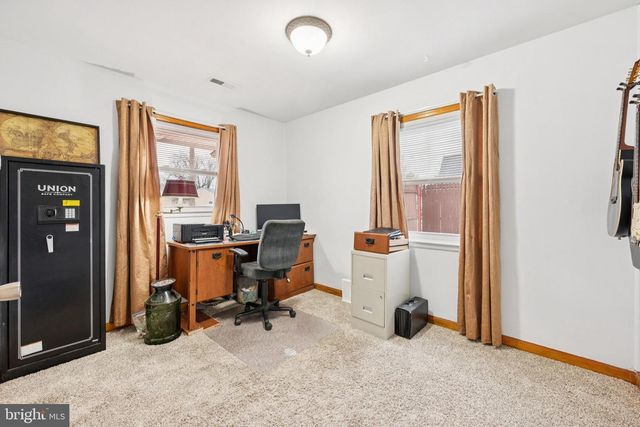 252 N DENNIS DR, Clayton, NJ 08312