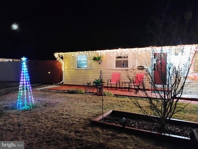 252 N DENNIS DR, Clayton, NJ 08312