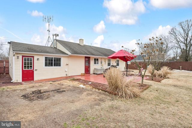 252 N DENNIS DR, Clayton, NJ 08312