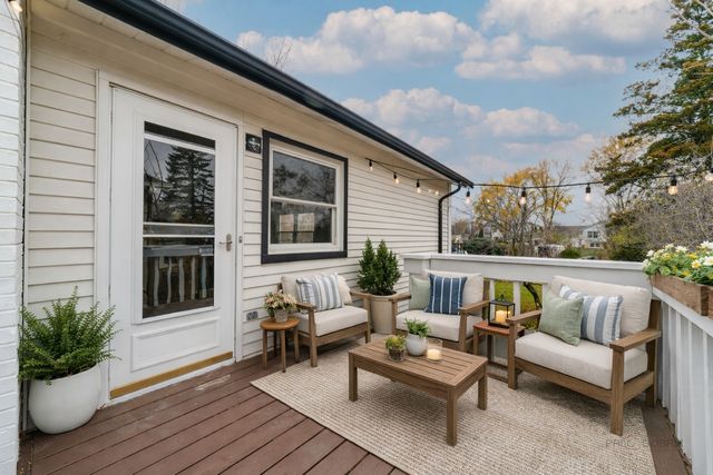 214 W Hintz Road, Arlington Heights, IL 60004