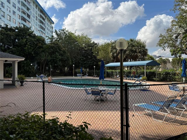 3850 Washington Street 102, Hollywood, FL 33021