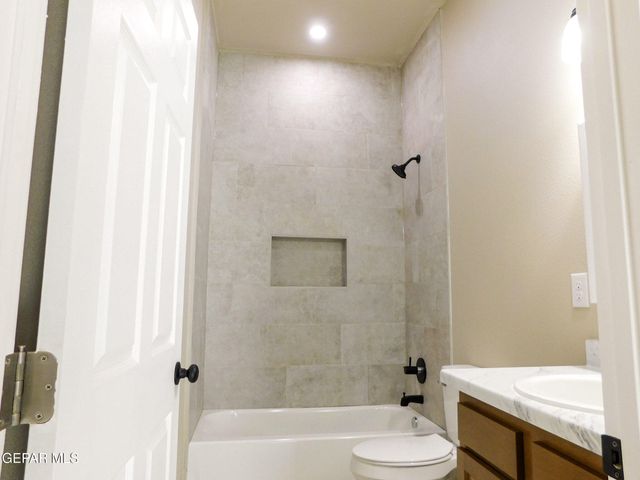 8940 Ankerson Street A & B, El Paso, TX 79904