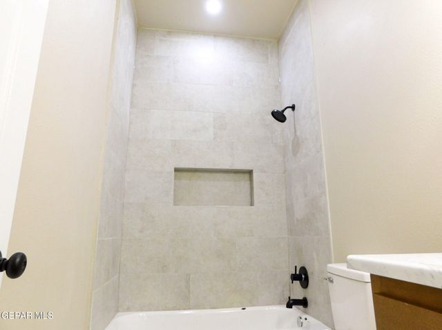 8940 Ankerson Street A & B, El Paso, TX 79904