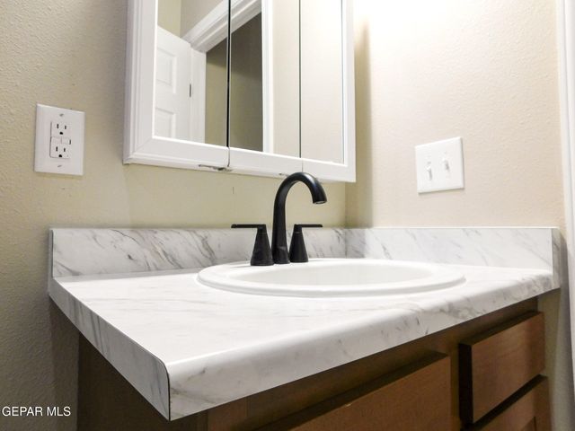 8940 Ankerson Street A & B, El Paso, TX 79904