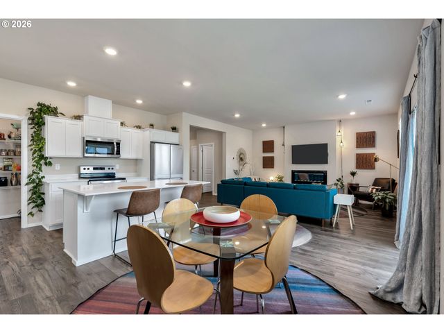 123 QUARTZ Way, Kalama, WA 98625