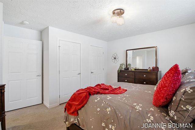 5230 E Sunfield Lane, Holland, MI 49423