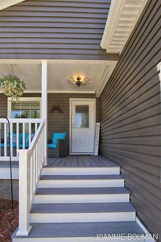 5230 E Sunfield Lane, Holland, MI 49423